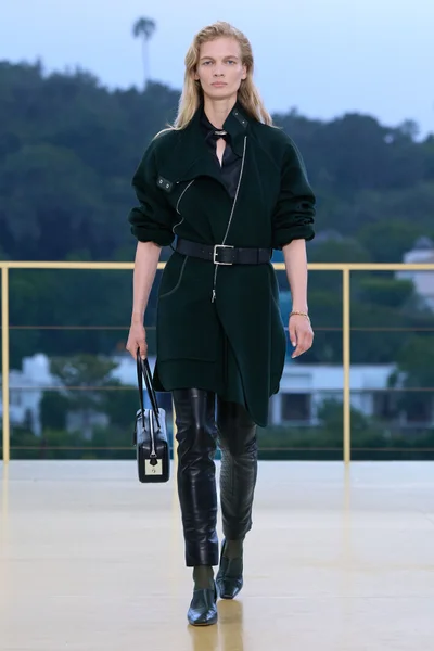 Look 19